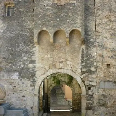La Casa Sui Tetti, Nella Citta Vecchia Di * San Remo