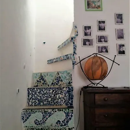 La Casa Sui Tetti, Nella Citta Vecchia Di * San Remo