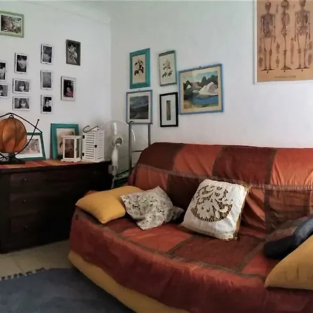 La Casa Sui Tetti, Nella Città Vecchia Di * San Remo